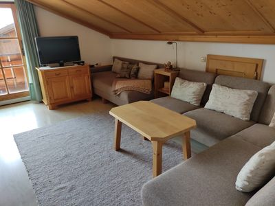 Wohnbereich mit gemütlicher Couch